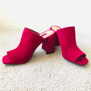 Topshop Fuschia Suede Clogs/Mules